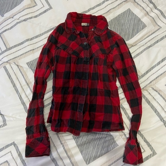 🔴 Talula (TNA) Red and Black Flannel - Picture 2 of 2